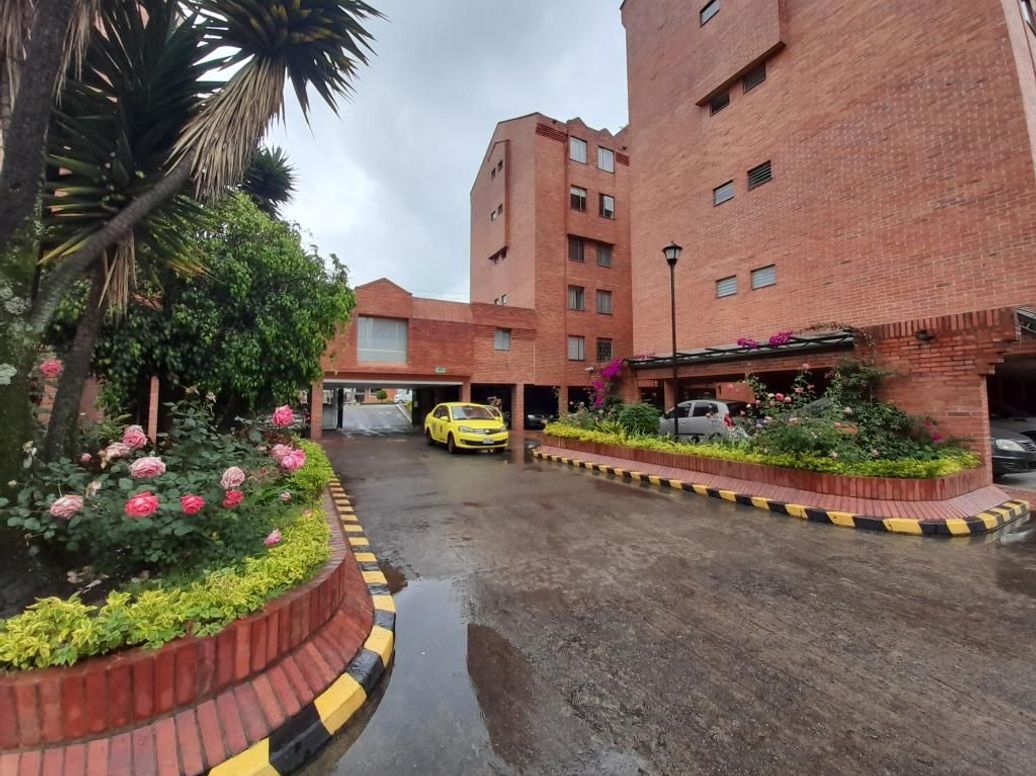 Apartamento de 3 alcobas en venta en Mirandela, Bogotá, 80 m² · foto 3 de 20