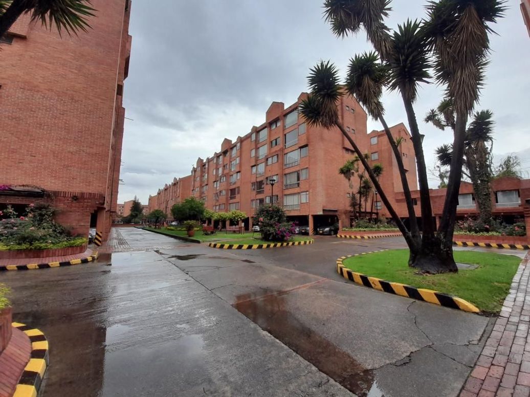 Apartamento de 3 alcobas en venta en Mirandela, Bogotá, 80 m² · foto 4 de 20