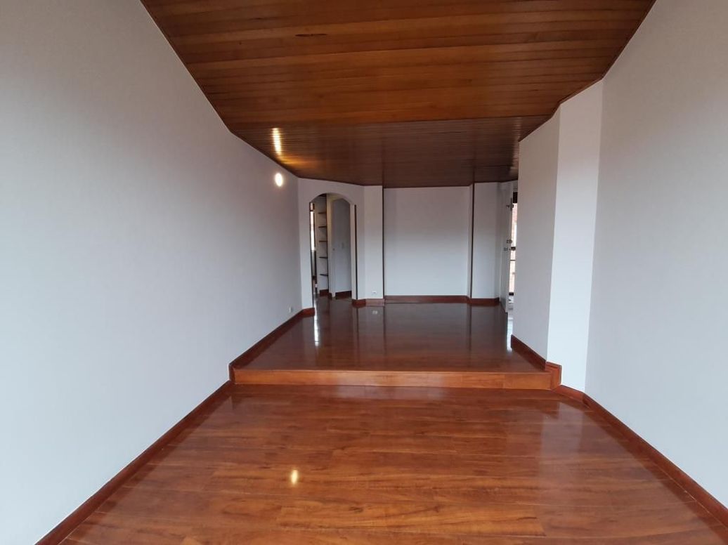 Apartamento de 3 alcobas en venta en Mirandela, Bogotá, 80 m² · foto 10 de 20