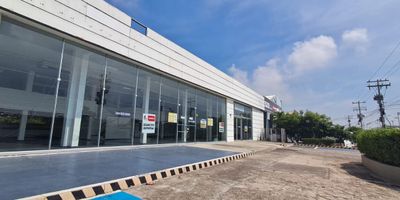 Local en arriendo en Barranquilla, Atlántico, en el barrio BOYACA. Ubicado en la Calle 30 #19 -21, este local de 2.00 m² cuenta con dos baños. Es una opción para establecer su negocio en una zona de estrato 6 en Barranquilla. El canon de arriendo es de $55,000,000. Para más información o para coordinar una visita, puede contactarnos por WhatsApp, solicitar que le contacten o ver los números de teléfono disponibles.