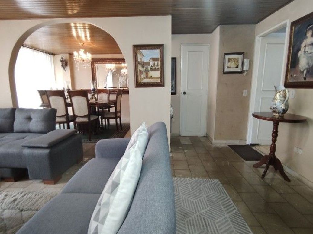Apartamento de 3 alcobas en venta en Mochuelo Norte, Bogotá, 122 m² · foto 2 de 13