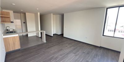 Bienvenido a tu nuevo hogar en el corazón de la ciudad!

Te presentamos este hermoso apartamento de 93 m² para estrenar ubicado en una de las zonas más privilegiadas de Cajica Cundinamarca. Su moderna construcción y excelentes acabados están pensados para brindarte la comodidad que mereces. ¡Te encantará vivir aquí! ?️✨

 

Distribución ideal:

• 3 alcobas amplias y luminosas, perfectas para descansar ?️

• 2 baños completos, uno en la habitación principal y otro auxiliar ?

• Cocina tipo americana, moderna y funcional, con barra integrada a la sala-comedor ?️

• Balcón con vista panorámica, excelente ventilación e iluminación natural ??️

 

También disfrutarás de:

• Piso laminado y suelos en cerámica/mármol, que aportan elegancia y calidez ✨

• Armarios empotrados, calentador de agua y grandes ventanas para tu confort ?

• Parqueadero privado y de visitantes ??️

 

Zonas comunes para disfrutar al máximo:

• Piscina ?

• Gimnasio ?️

• Salón comunal y sala de usos múltiples ?️

• Zonas infantiles para los más pequeños ??

• Acceso para personas con movilidad reducida ♿

• Ascensor, vigilancia y portería 24/7 ?️?

 

Ubicación estratégica:

Cerca de centros comerciales ?️, colegios/universidades ?, clínicas ?, transporte público ? y zonas turísticas ?️. Todo esto, rodeado de naturaleza y montañas ⛰️, sin salir de la ciudad.

 

¡No dejes pasar esta oportunidad!

Vive en una urbanización cerrada con zonas verdes y todas las comodidades que necesitas. Contáctanos ahora y agenda tu visita ☎️? ¡Este apartamento puede ser la mejor inversión de tu vida! ??