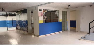 area del lote 279.5 M2, area construida 453 M2, tres oficinas, tres baños, una bodega, cuatro parqueaderos. apts c-dos 
 
