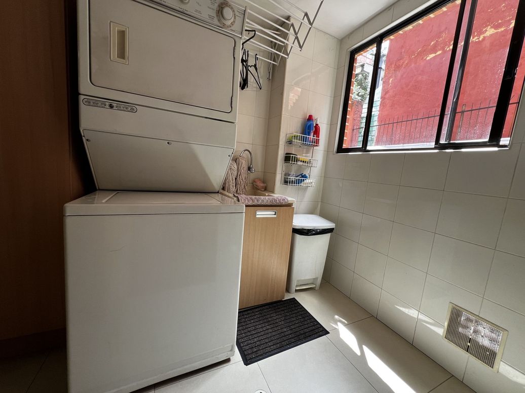 Apartamento en venta en Los Rosales, Bogotá · foto 8 de 11