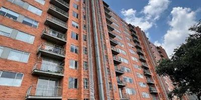 Apartamento venta colina, muy buena ubicación cerca centro comercial san Rafael, Porto alegre, colina, Cerca bulevar Nizza, Frente a parque, con buenas vias de acceso y trasporte, en conjunto cerrado que cuenta con vigilancia privada las 24 horas, Zona BBQ, gimnasio, salón comunal, recepción, parque infantil, 36 parqueaderos de visitantes, ascensor, apartamento en piso sexto con excelente vista hacia el Oriente y occidente consta de 3 habitaciones la principal con Wolking closet y baño privado, hall de alcobas, sala comedor amplia chimenea, cocina integral, zona de lavandería, cuarto de servicio con baño, estudio 2 garajes lineales con depósito, Nosotros no vendemos apartamentos, queremos poner a su alcance y de su familia un estilo de vida. 