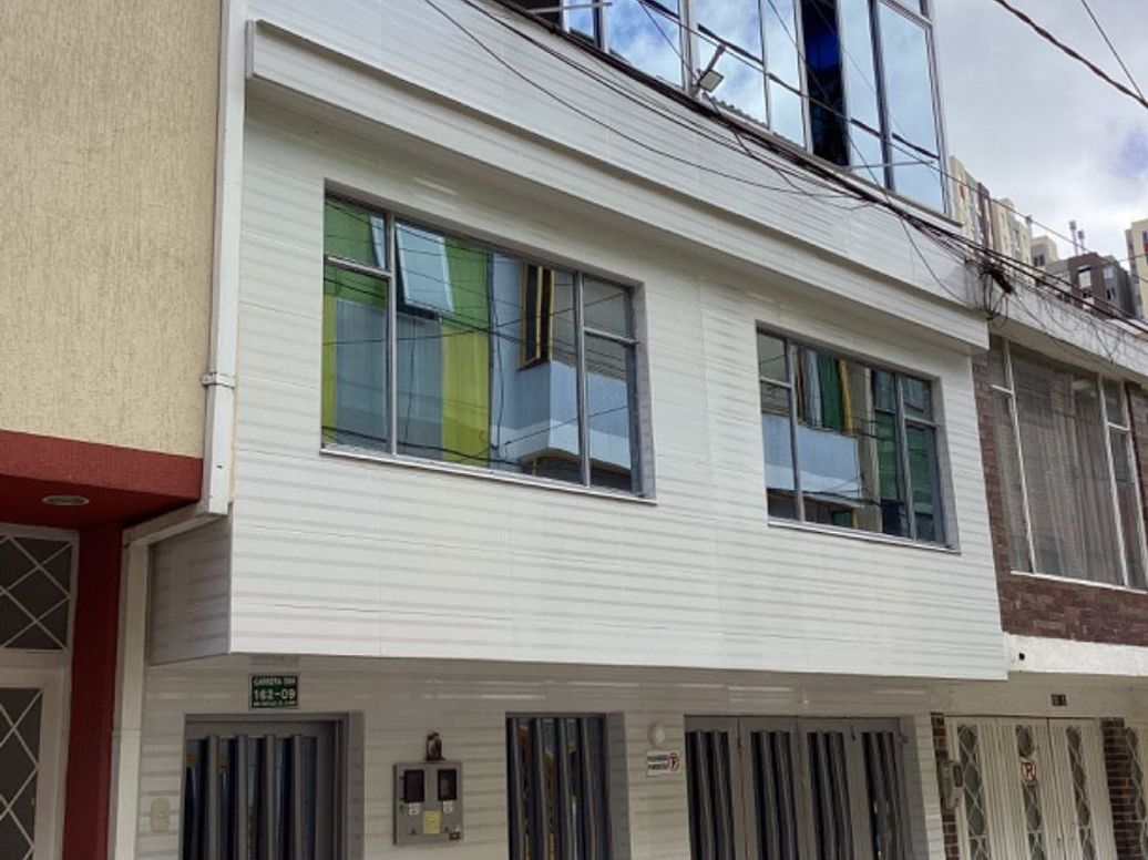 Casa de 5 alcobas en venta en Gilmar, Bogotá, 217 m² · foto 2 de 20