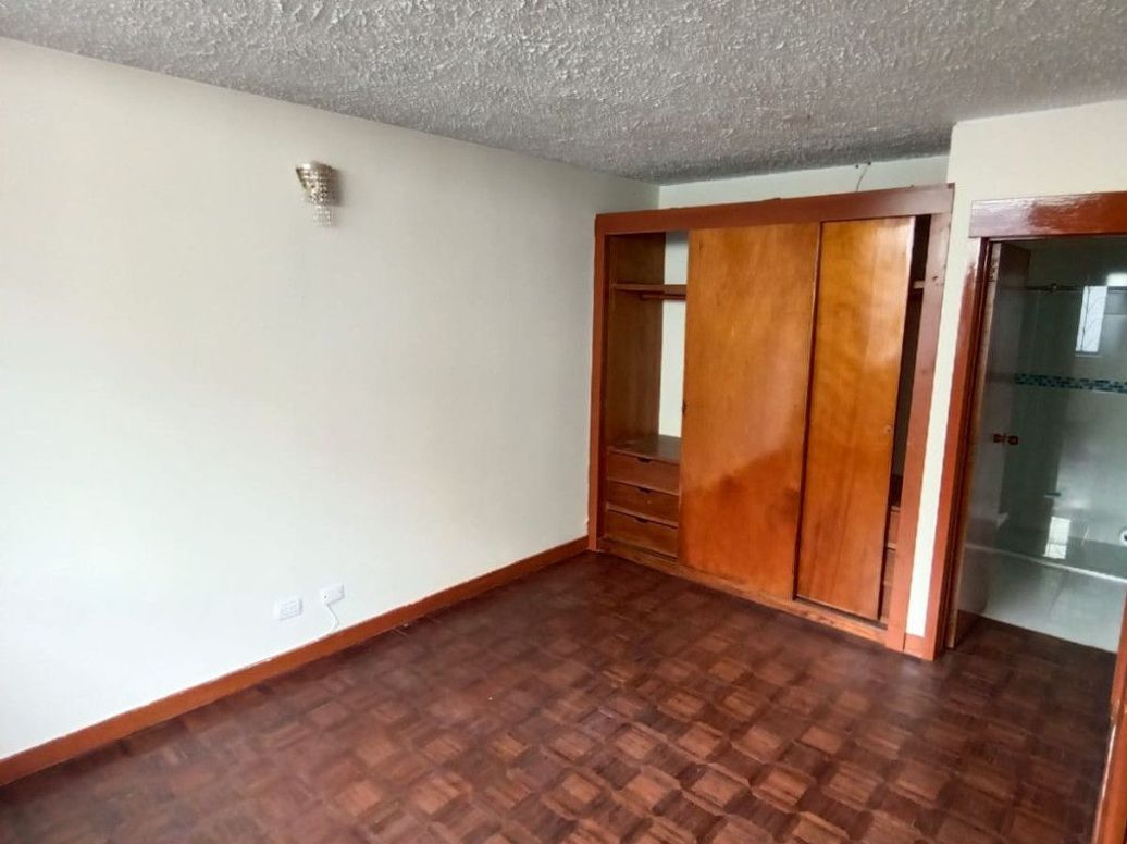 Casa de 5 alcobas en venta en Estrella Del Norte, Bogotá, 242 m² · foto 19 de 20