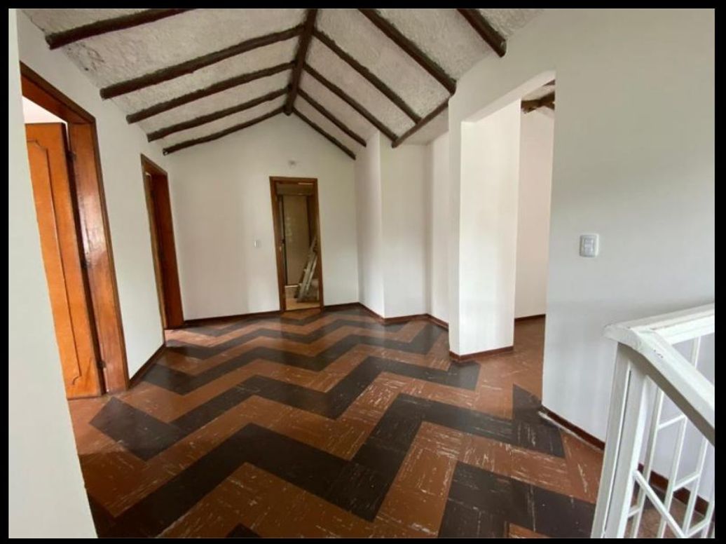 Casa de 5 alcobas en venta en Estrella Del Norte, Bogotá, 242 m² · foto 13 de 20