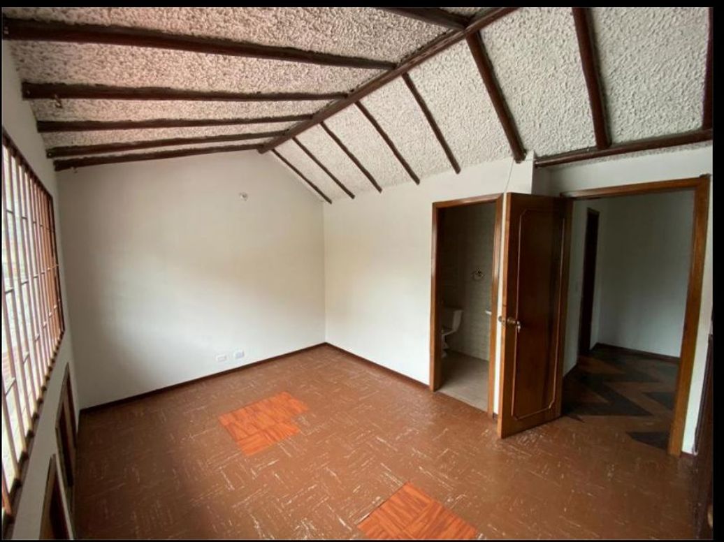 Casa de 5 alcobas en venta en Estrella Del Norte, Bogotá, 242 m² · foto 11 de 20