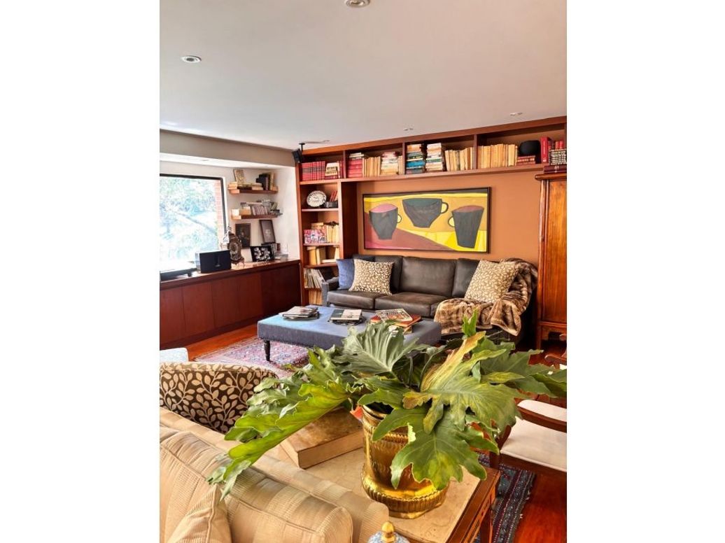 Apartamento de 2 alcobas en venta en Rosales Bajo, Bogotá, 240 m² · foto 4 de 15