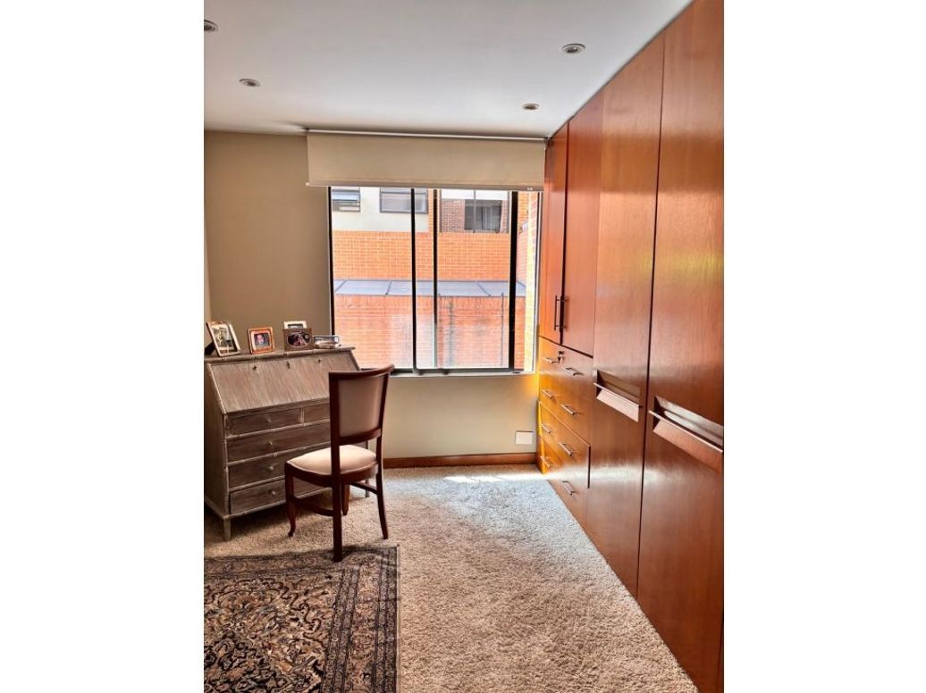 Apartamento de 2 alcobas en venta en Rosales Bajo, Bogotá, 240 m² · foto 7 de 15