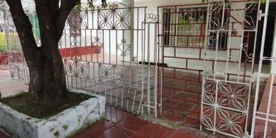 CASA EN VENTA, LOS ALPES

Casa-Lote ubicada en el barrio Los Alpes, Cartagena. Área total 360 mts2. 


Consta de 4 alcobas, 2 baños, cocina, sala, comedor, zona de estar, amplia terraza, patio, zona de labores, alcoba y baño de servicio, zona de parqueo.

CODIGO WASI 9023271
