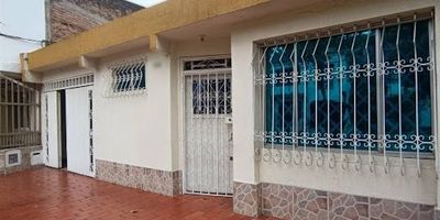 Camino Real, 170 m2, 4 habitaciones, 3 baños, sala comedor, hall, cocina sencilla, patio, garaje doble, excelente ubicacion, facil acceso vehicular. contactanos 3206654825 - 3105398722