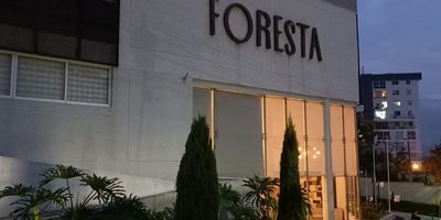 V 147 Vendemos Apartamento Conjunto Foresta Calambeo 

75m2
piso doce
salón comedor, cocina integral, zona de lavandería, balcones, alcoba principal con baño Vestier, dos alcobas, baño social, parqueadero, amplias zonas sociales. $380.000.000