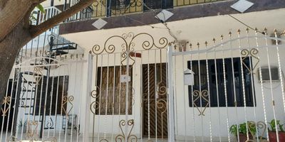 Inmueble divido en 4 aptos disponibles para la venta, barrio la victoria, cerca al parque botanico, 