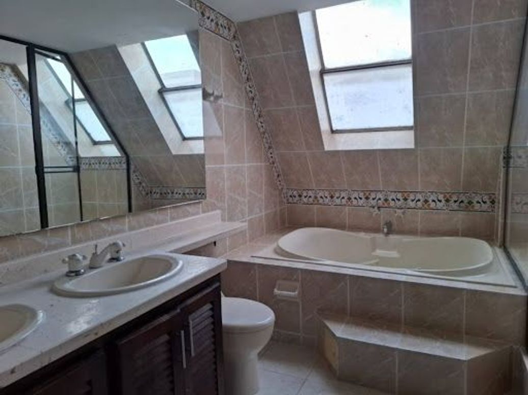 Apartamento de 3 alcobas en venta en Bella Suiza, Bogotá, 169 m² · foto 19 de 20