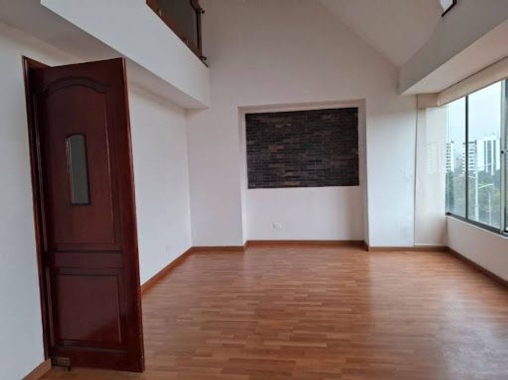 Apartamento de 3 alcobas en venta en Bella Suiza, Bogotá, 169 m² · foto 3 de 20