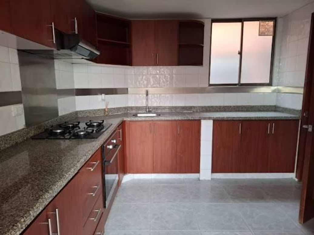 Apartamento de 3 alcobas en venta en Bella Suiza, Bogotá, 169 m² · foto 4 de 20
