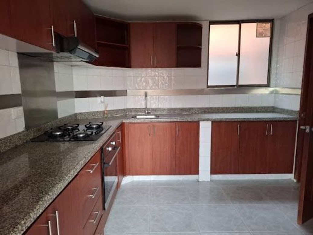 Apartamento de 3 alcobas en venta en Bella Suiza, Bogotá, 169 m² · foto 10 de 20