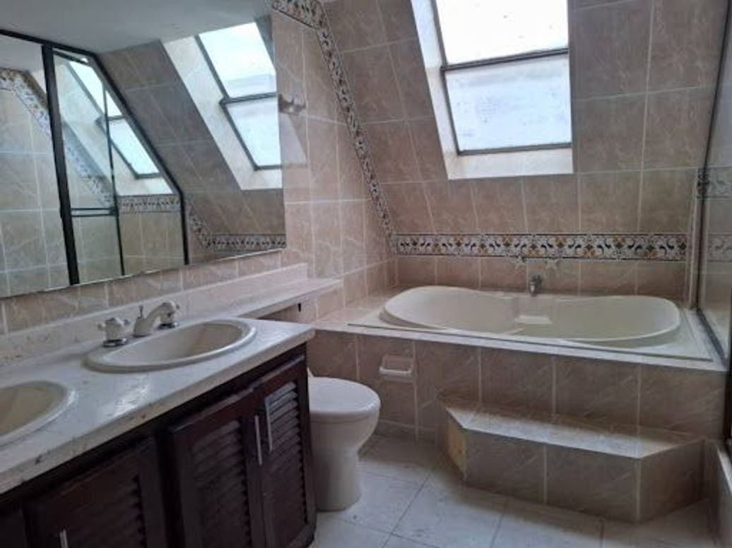 Apartamento de 3 alcobas en venta en Bella Suiza, Bogotá, 169 m² · foto 18 de 20