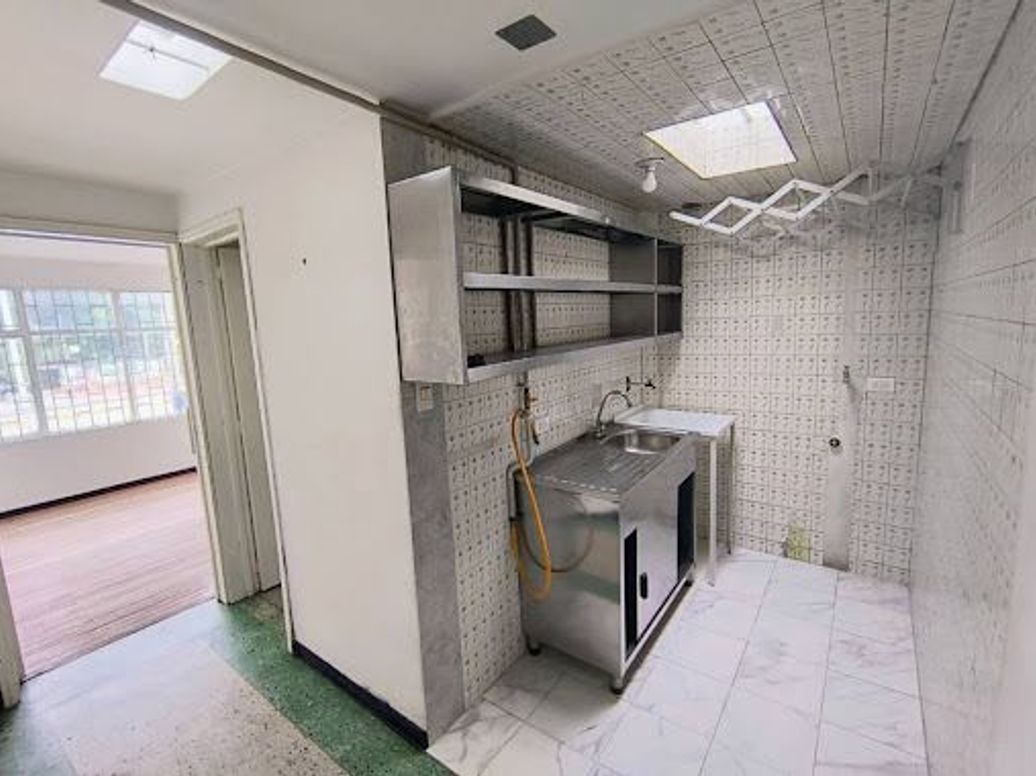 Casa de 5 alcobas en venta en Ciudad Jardín Sur, Bogotá, 403 m² · foto 12 de 20