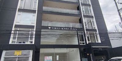 Se arrienda oficina en el sector centro cerca a la alcaldía de Bucaramanga, 1 baño con aire acondicionado, tiene parqueadero 6 piso con ascensor.