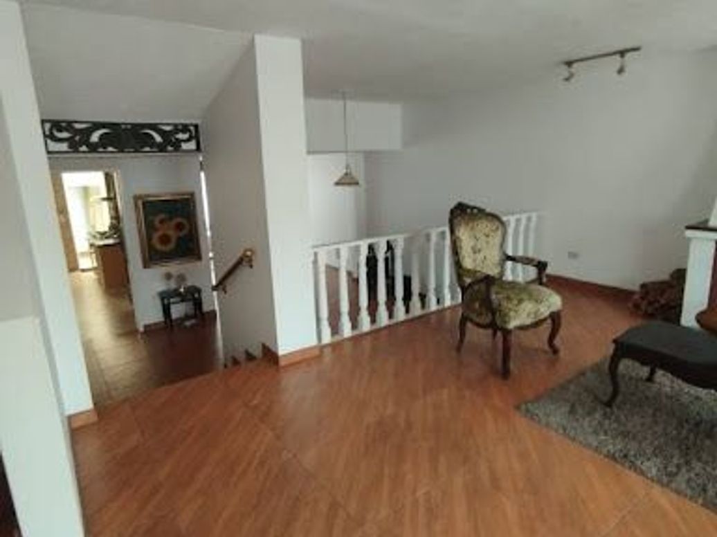 Casa de 3 alcobas en venta en Niza, Bogotá, 270 m² · foto 3 de 20