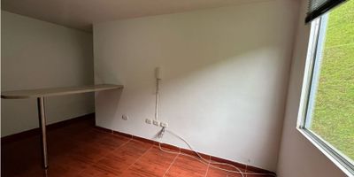 ? Apartamento en Venta en Puertas del Sol, Manizales | ¡Una oportunidad accesible para tener tu propio hogar! ?

Ubicado en un segundo piso, este apartamento es ideal para quienes buscan comodidad a un excelente precio.

? Cuenta con 3 habitaciones (2 pequeñas y 1 amplia), 1 baño, calentador a gas y cocina sencilla tipo americana.
? Área privada de 47 m², piso en cerámica, buena iluminación y parqueadero comunal.
? Zona residencial tranquila, estrato 1, con transporte público cercano, vigilancia y fácil acceso.

Perfecto para familias que inician o inversionistas. ¡Hazlo tuyo hoy! ?✨


 

