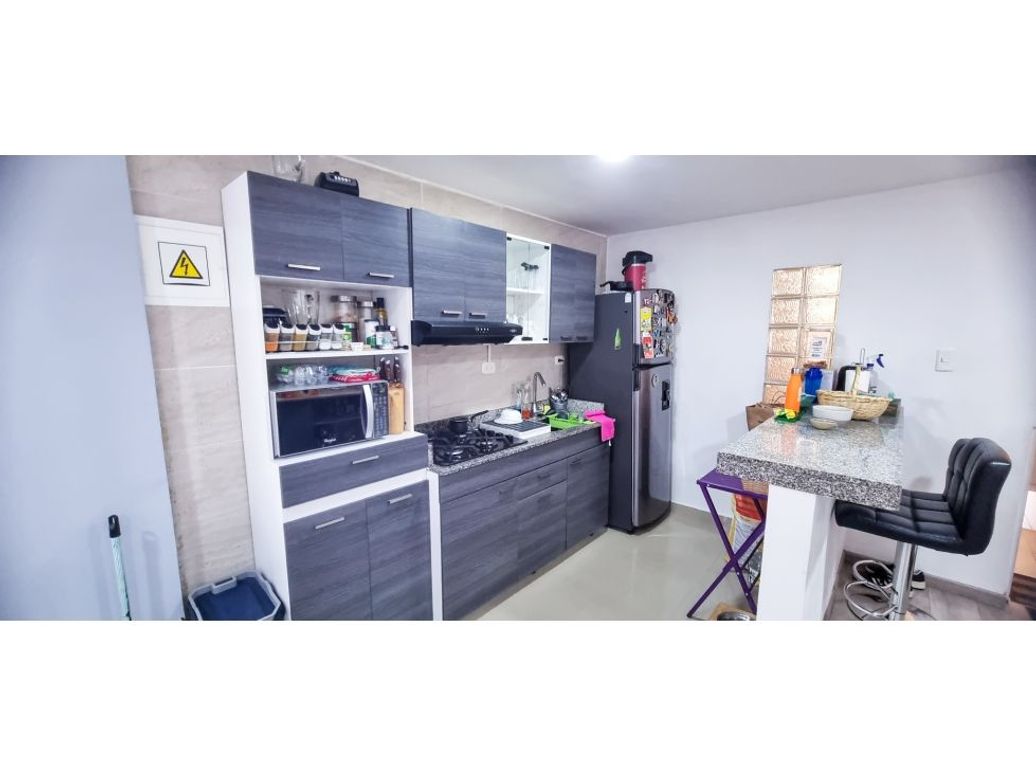 Casa de 6 alcobas en venta en San Fernando Occidental, Bogotá, 365 m² · foto 3 de 14