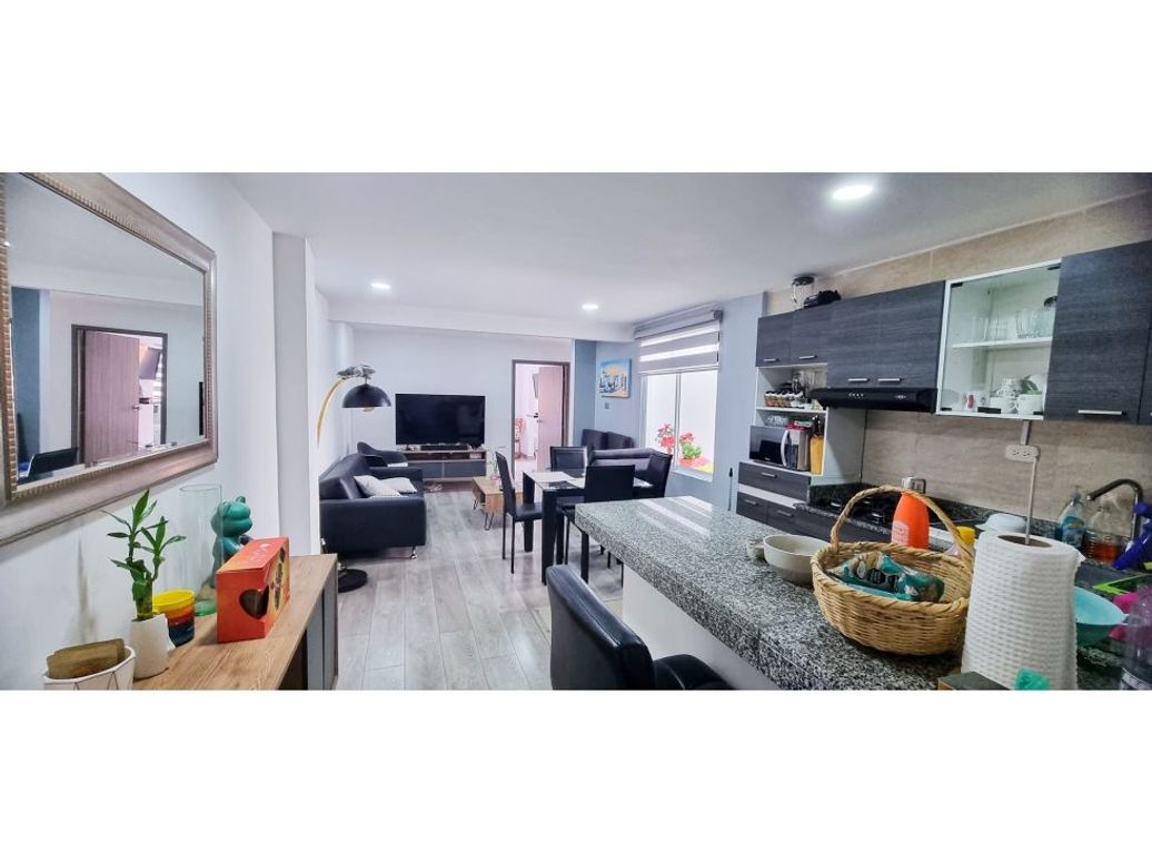 Casa de 6 alcobas en venta en San Fernando Occidental, Bogotá, 365 m² · foto 2 de 14