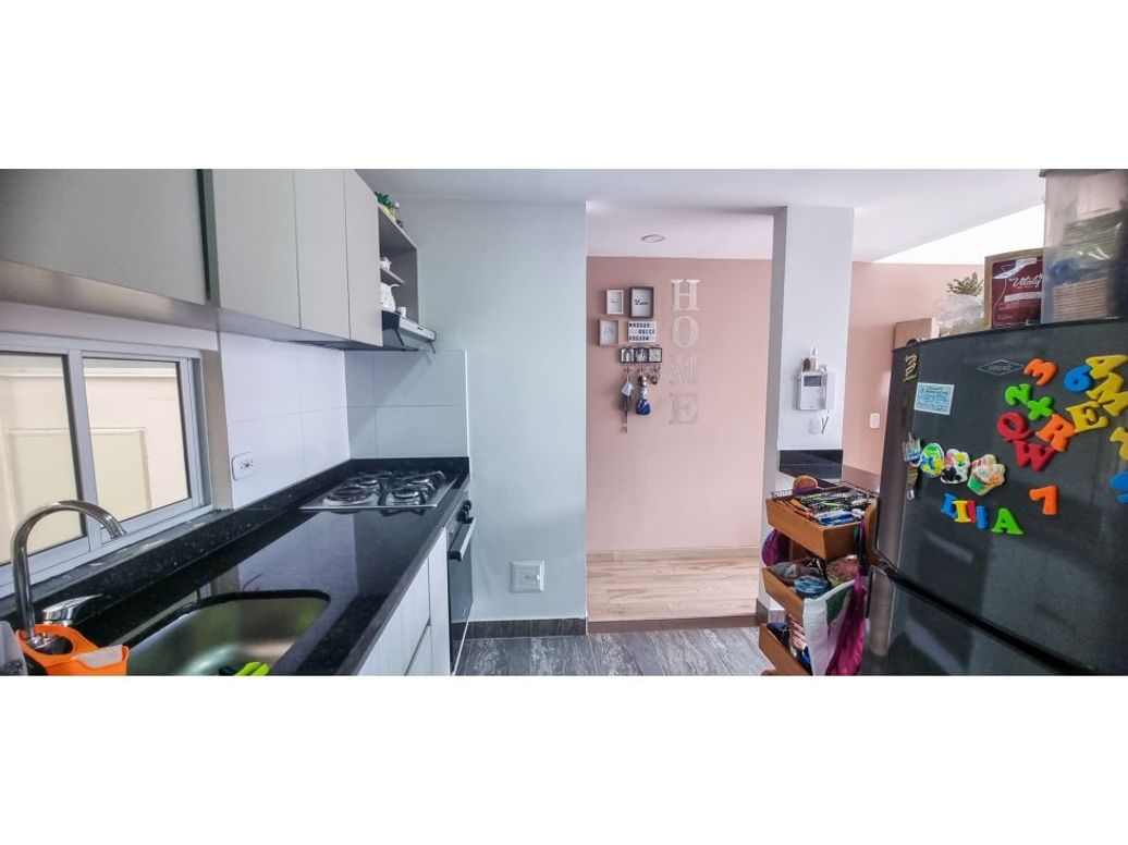 Apartamento de 4 alcobas en venta en Britalia, Bogotá, 92 m² · foto 6 de 19