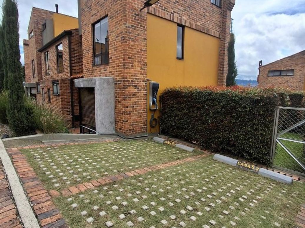 Casa de 3 alcobas en venta en Casa Blanca Suba, Bogotá, 149 m² · foto 2 de 20