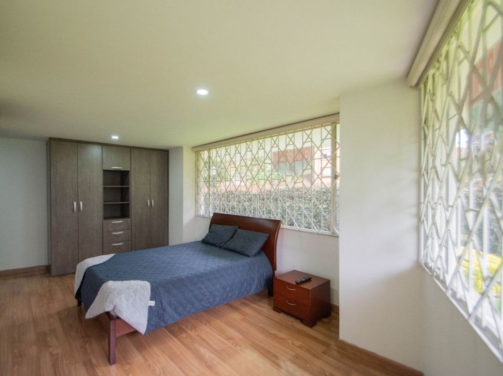 Apartamento de 2 alcobas en venta en Santa Barbara Central, Bogotá, 70 m² · foto 8 de 18