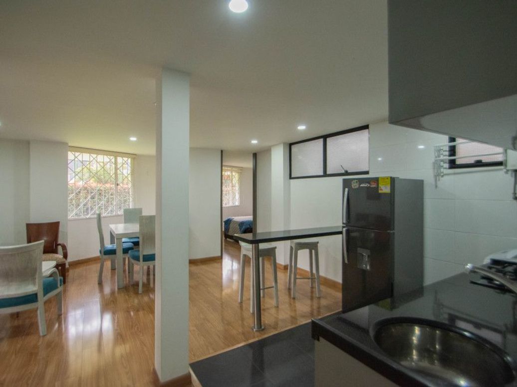 Apartamento de 2 alcobas en venta en Santa Barbara Central, Bogotá, 70 m² · foto 2 de 18