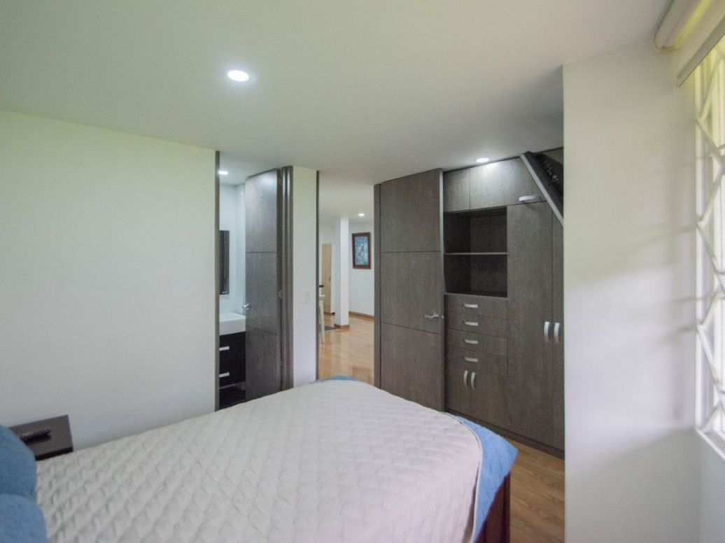 Apartamento de 2 alcobas en venta en Santa Barbara Central, Bogotá, 70 m² · foto 13 de 18