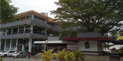 Local en venta de 26 m² ubicado en zona comercial de alta afluencia en Cali, Valle del Cauca. Ideal para negocio u oficina, cuenta con baño, servicios de agua, gas, electricidad, piso en cerámica y garaje. Reformado, con acceso pavimentado, cerca de vías principales, centros comerciales y transporte. ¡Contáctanos para más información!

CONEXION 

WV
