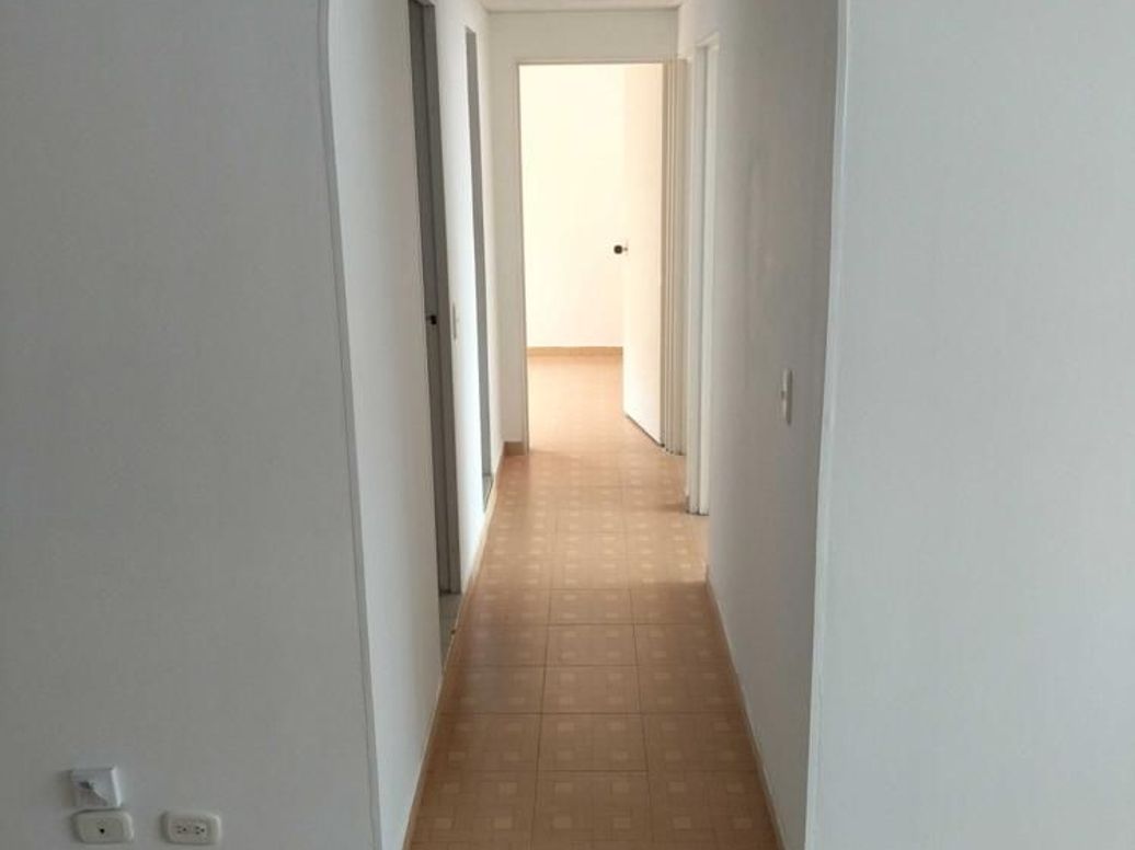 Apartamento de 3 alcobas en venta en Prado Veraniego Sur, Bogotá, 55 m² · foto 11 de 18