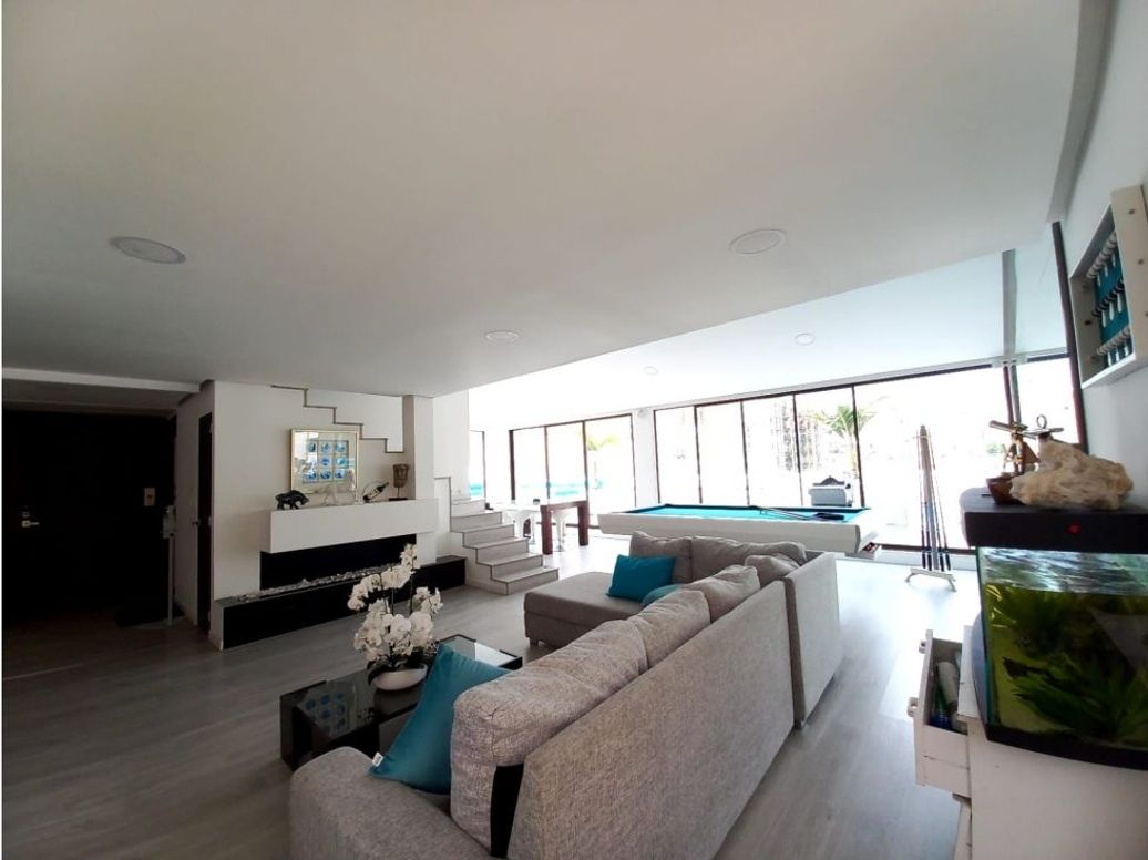 Apartamento de 5 alcobas en venta en Chico, Bogotá, 808 m² · foto 2 de 20