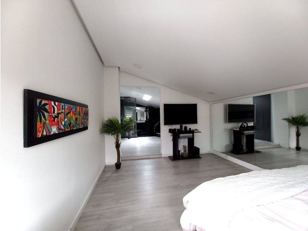 Apartamento de 5 alcobas en venta en Chico, Bogotá, 808 m² · foto 18 de 20