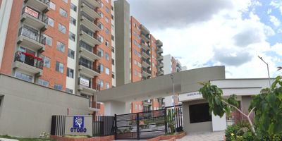 ¡Se Vende Hermoso Apartamento para Estrenar !

Este moderno y cómodo apartamento cuenta con:


 Sala comedor amplia
 Cocina integral con barra tipo americano
 Zona de oficios
 2 alcobas con closet
 Vestier en alcoba principal
 2 baños
 Balcón con vista hacia la zona verde
 Parqueadero doble #395-419 en sótano
 Depósito #123


Zonas comunes en uso:


 Piscina
 Portería
 Casilleros
 Ascensor


Excelente ubicación, cerca a:


 Centro Comercial Llanogrande Plaza
 Restaurantes
 Cinemark
 Gimnasio Body Teach
 Salida Cali-Aeropuerto 9004569

