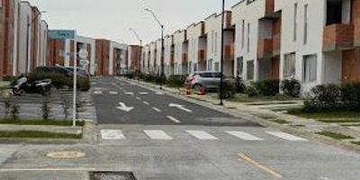 ¡Apartamento en Venta en Galicia  Pereira!  Comodidad, tranquilidad y calidad de vida en un solo lugar ¿Buscas un espacio moderno, cómodo y con excelentes zonas comunes? Este apartamento es para ti Características del inmueble Área de 66 m2, 3 habitaciones amplias, 2 baños modernos, sala-comedor iluminada, Cocina integral, parqueadero descubierto. Ubicado en conjunto cerrado con amenidades ideales para toda la familia Vigilancia 24-7, piscina, zona húmeda y BBQ, jardines y espacios verdes. Una zona de alta valorización, tranquila y rodeada de naturaleza, con fácil acceso a transporte y servicios. ¡Una excelente oportunidad para vivir o invertir! Contáctanos para más información y agenda tu visita hoy mismo.