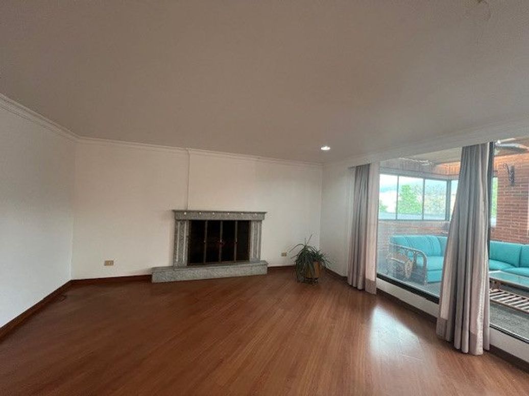Apartamento de 3 alcobas en venta en Santa Bibiana, Bogotá, 223 m² · foto 2 de 20