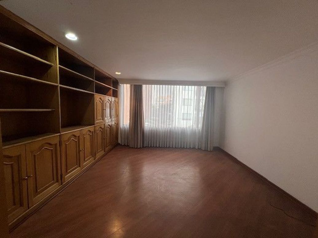 Apartamento de 3 alcobas en venta en Santa Bibiana, Bogotá, 223 m² · foto 8 de 20