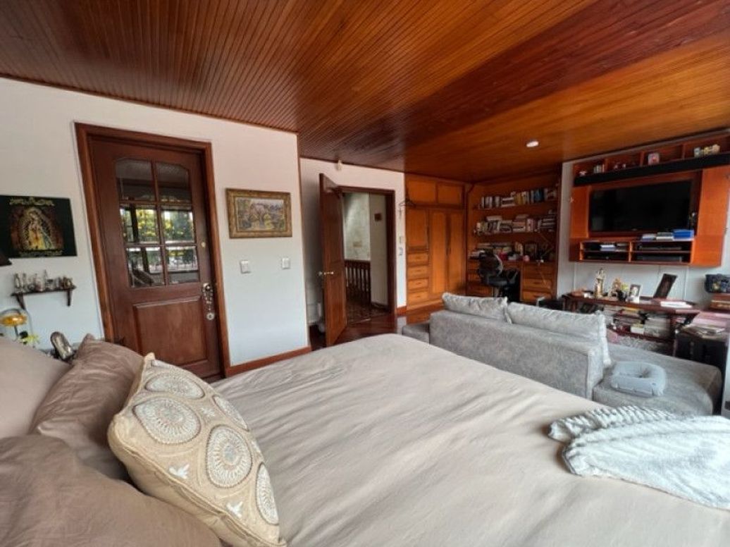 Casa de 3 alcobas en venta en Santa Barbara Occidental, Bogotá, 362 m² · foto 18 de 20