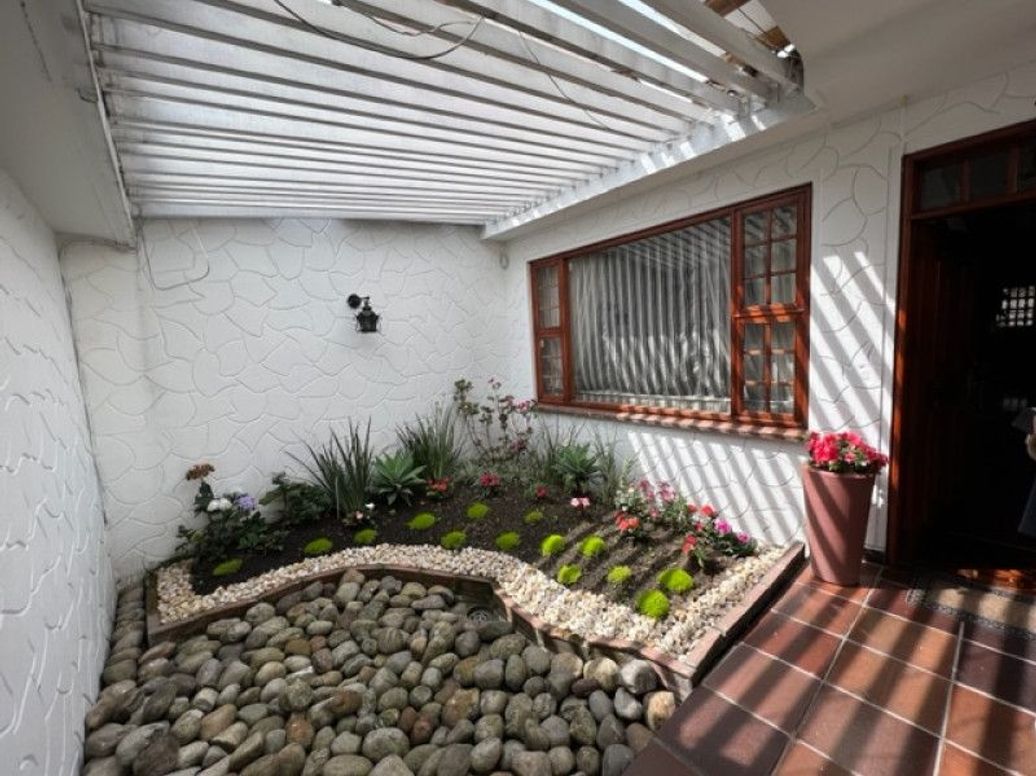 Casa de 3 alcobas en venta en Santa Barbara Occidental, Bogotá, 362 m² · foto 2 de 20