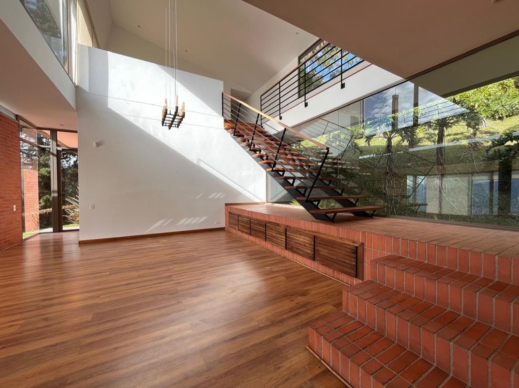 Casa en Arriendo o venta en Loma Benedictinos, Envigado, Envigado en Loma Benedictinos