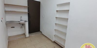 Código: 9618. 1° Piso en edificación de 1 piso. Acceso al inmueble: Directo a la vía. Sin IVA, propietario no responsable de recaudar IVA para el 2025.