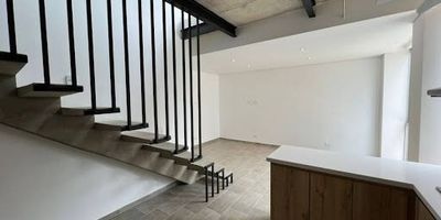 ¡SE VENDE! Aparta estudio, dúplex en Pinares de San Martin...  Moderno loft de 63.40 mts2  1 alcoba, 2 baños. cocina americana, sala comedor de doble altura, y excelente iluminación el edificio tiene piscina, ascensor, zona social, portería, vigilancia 24hrs. ubicación privilegiada, cerca a centros comerciales, restaurantes, universidades y clínicas. zona de alta valorización CONTACTANOS!!