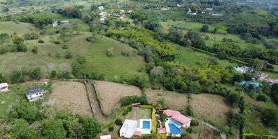 ? Lote en Venta en Santágueda, Palestina | ¡Construye tu paraíso! ?️

Lote de 2.223 m² en una de las zonas más apetecidas del eje cafetero. Ubicado estratégicamente, rodeado de naturaleza, con vista panorámica y excelente proyección: ¡los propietarios están organizando propiedad horizontal, formando un conjunto cerrado!

Ideal para construir tu casa de descanso o desarrollar un proyecto turístico. Rodeado de bosques nativos, zonas verdes y ambiente campestre, perfecto para quienes buscan tranquilidad y contacto con la naturaleza.

¡Haz parte de este exclusivo sector en crecimiento! ?
Contáctanos para más información. ?


 
