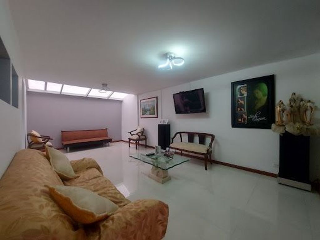 Casa de 3 alcobas en venta en El Rincón De Modelia, Bogotá, 270 m² · foto 6 de 20